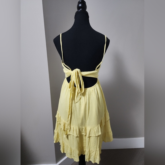 River Island Pastel Yellow Open Back Tiered Mini Dress - Picture 6 of 9